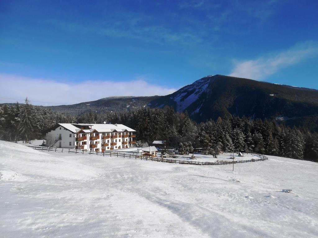 Hotel Pinei Urtijëi Buitenkant foto