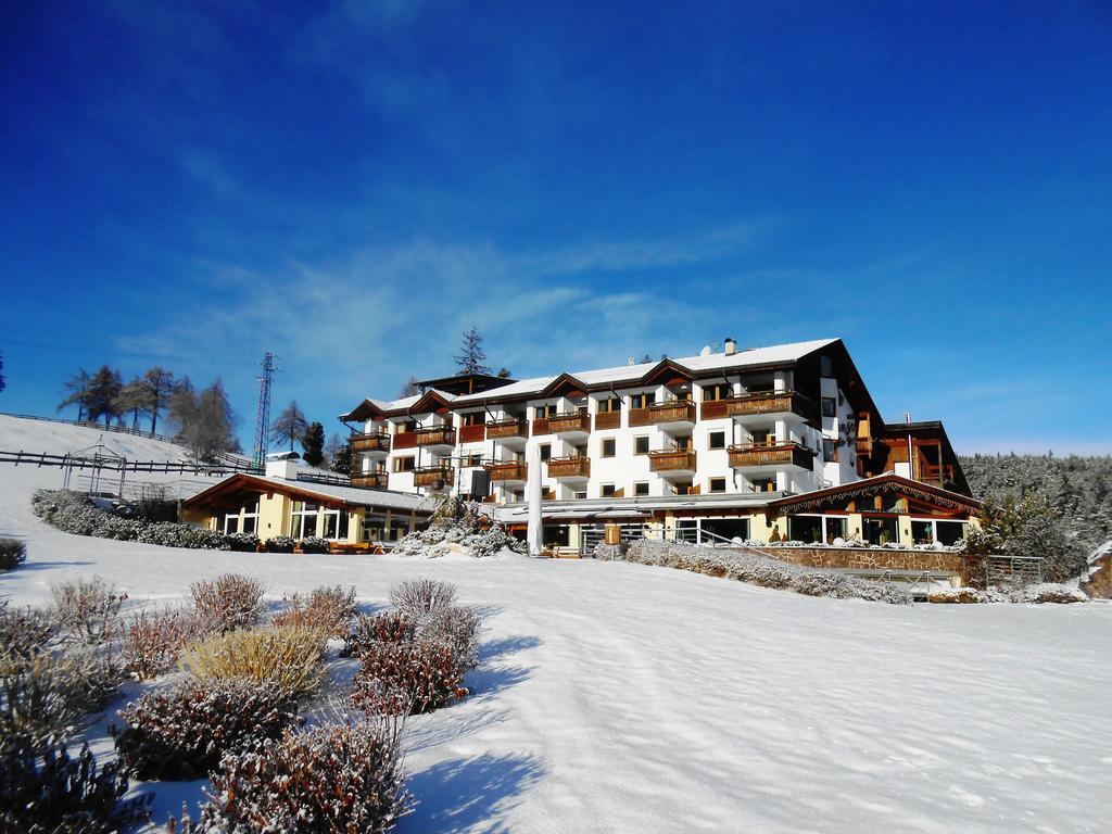 Hotel Pinei Urtijëi Buitenkant foto